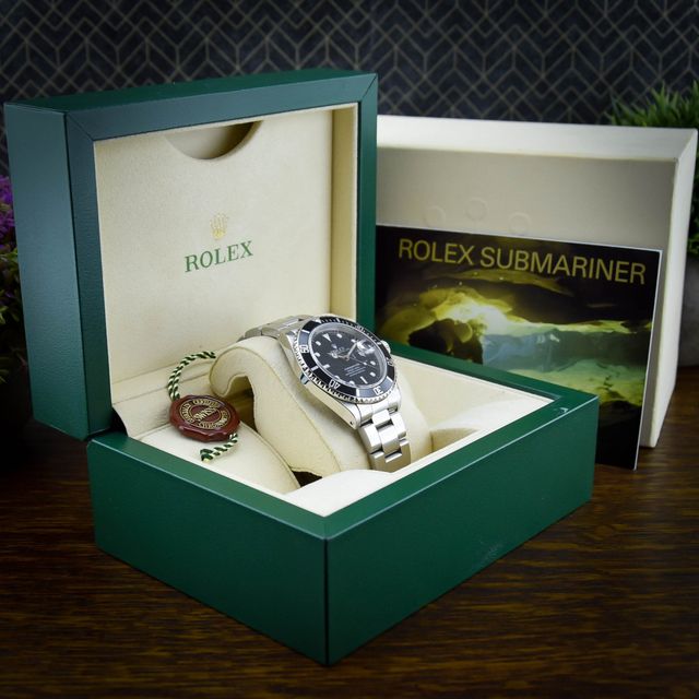 Rolex Submariner 16610 Image 6